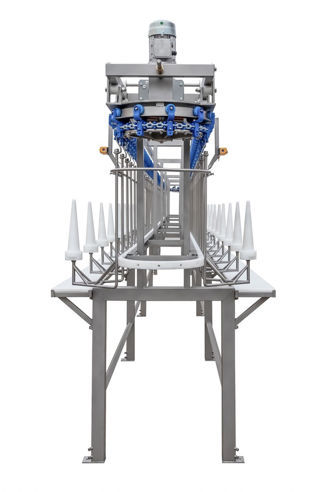 Zavesený kužeľový delič hydiny